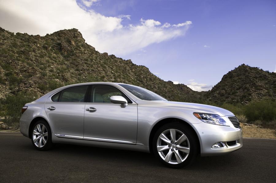  Lexus LS600h L 2008 года  (фото 33 из 34)